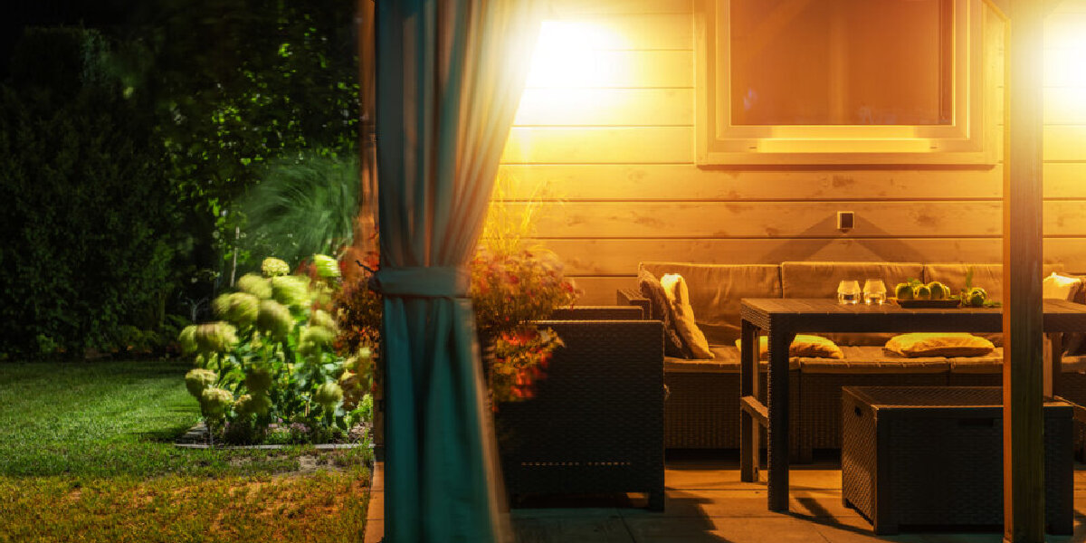 Éclairage de le tonelle de jardin: des idées pour des soirées relaxantes