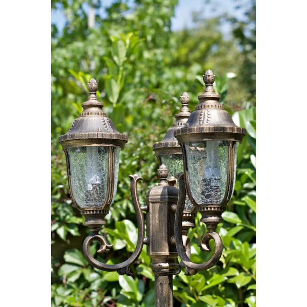 Réverbère Orion Noir doré, 3 lumières main product photo