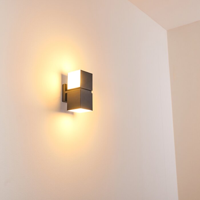 https://www.lampe.fr/media/product/36574/700x700/applique-murale-d-exterieur-swanek-h3271797-do1-29.jpg